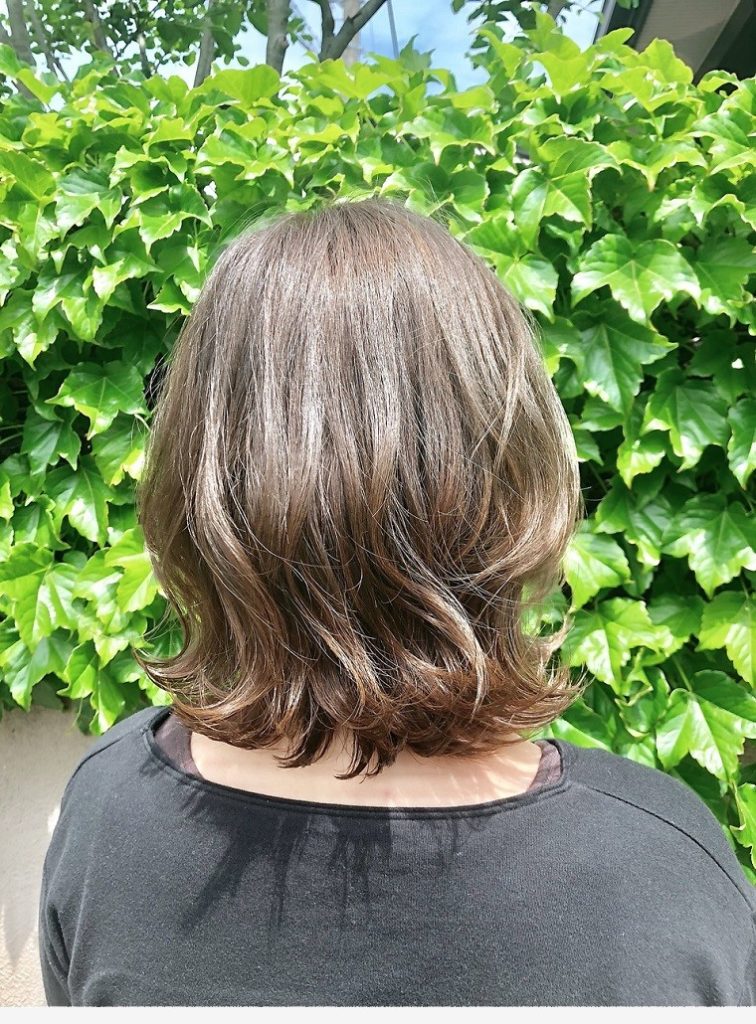 アッシュグレーカラー