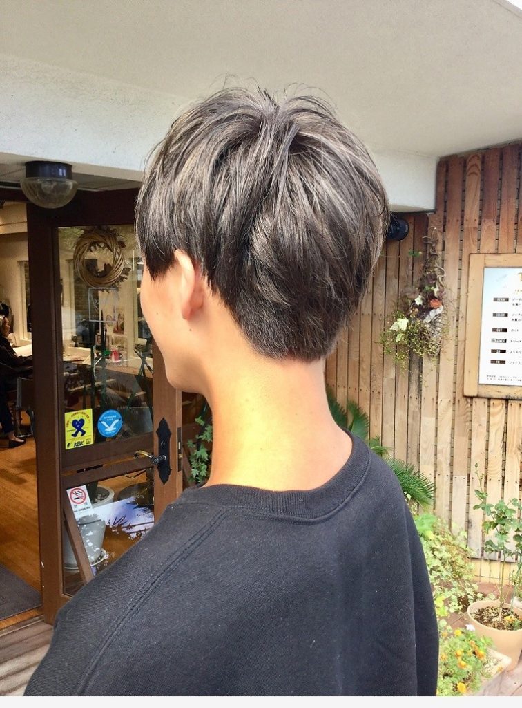 グレージュショート