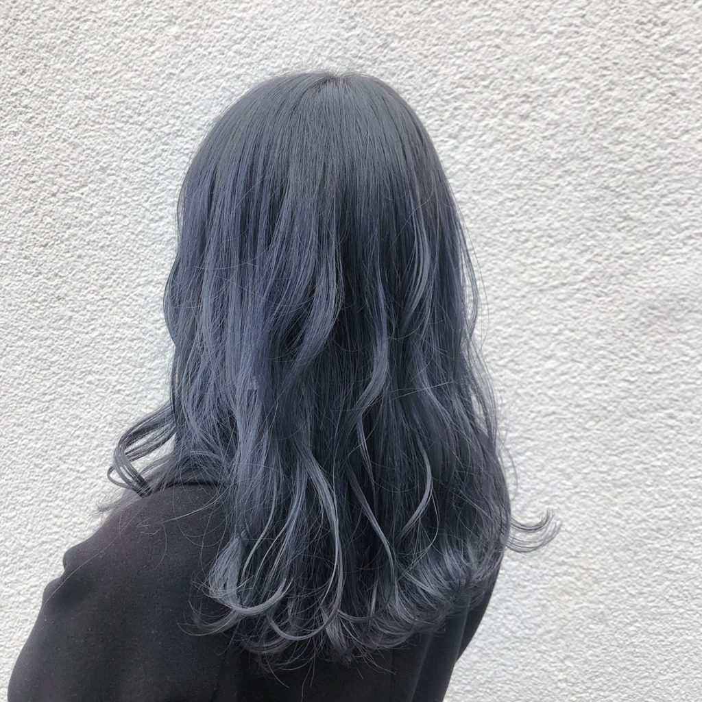 セミロング×ブルージュカラー